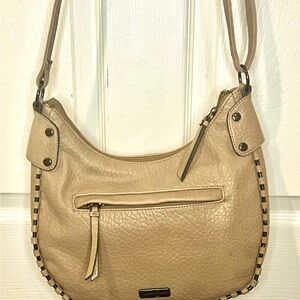 GUC Jessica Simpson tan shoulder/crossbody, animal print interior